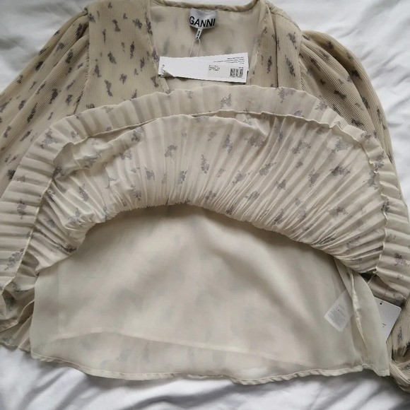 NWT Ganni Pleated Georgette Floral Blouse with Balloon Sleeves 40 EU (8 US) - Picture 11 of 17